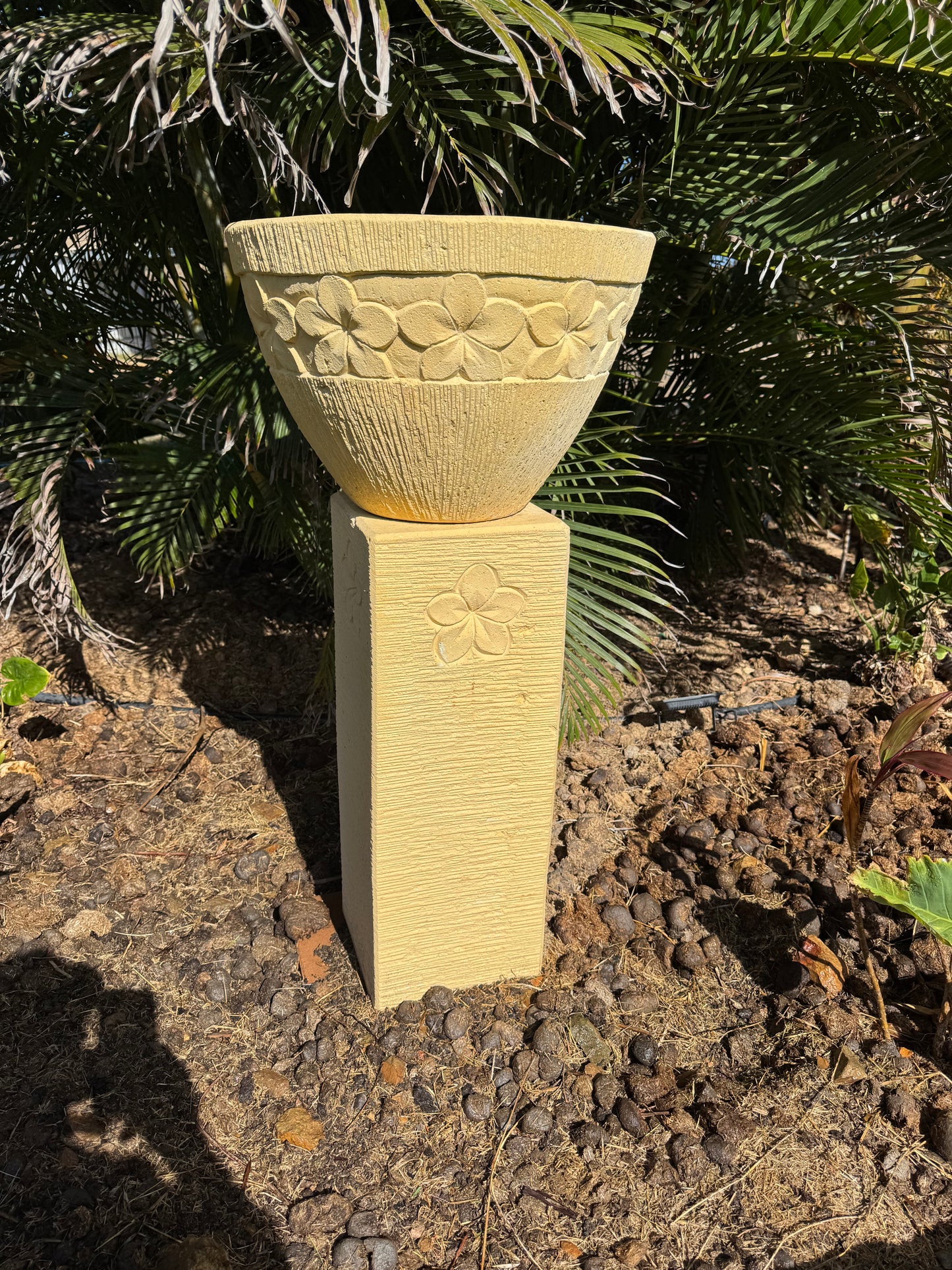 Frangipani Stand & Cream Bowl 110cm Tall