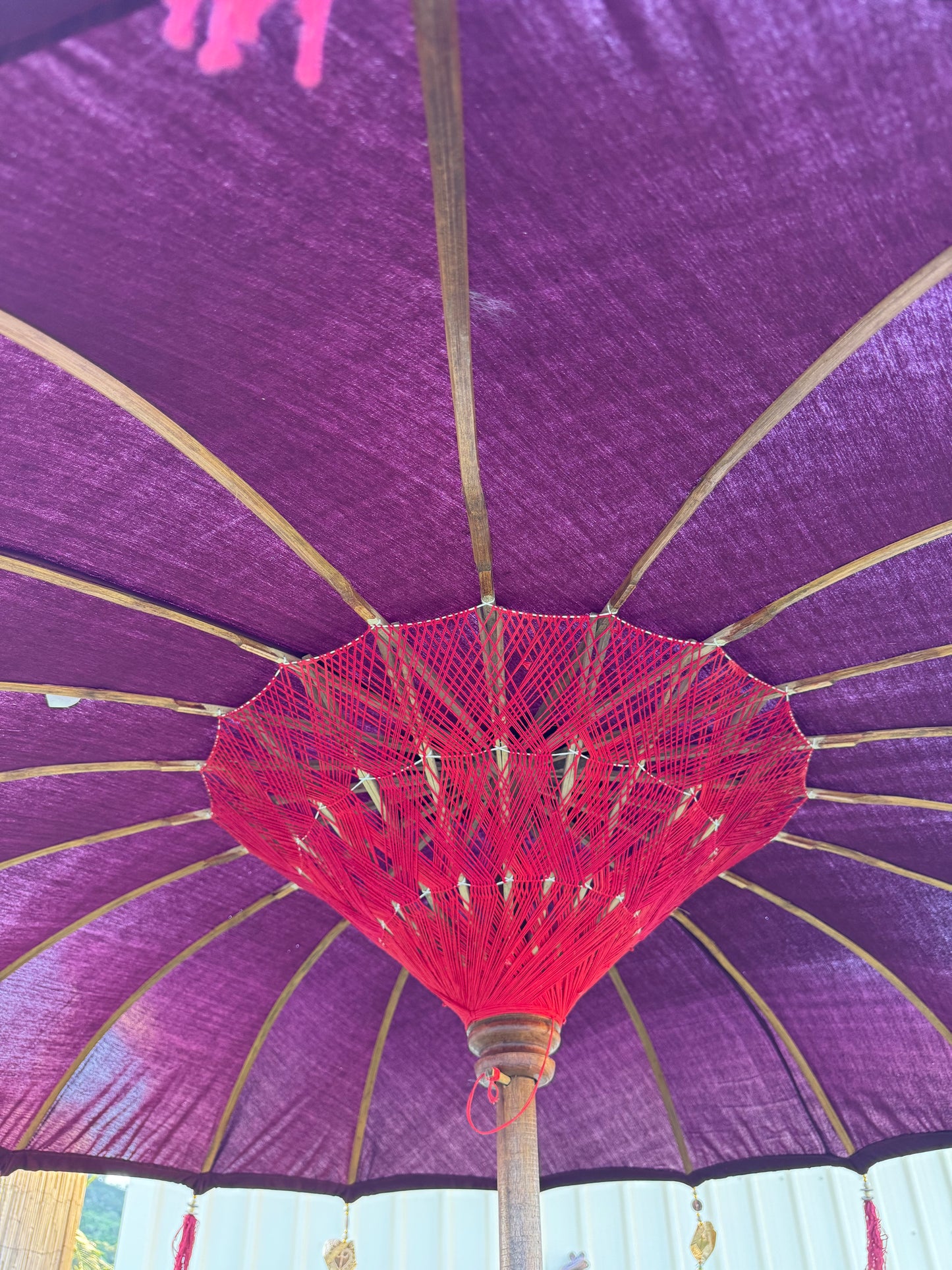 Balinese 2 meter umbrella - Carved wooden handle - Maroon