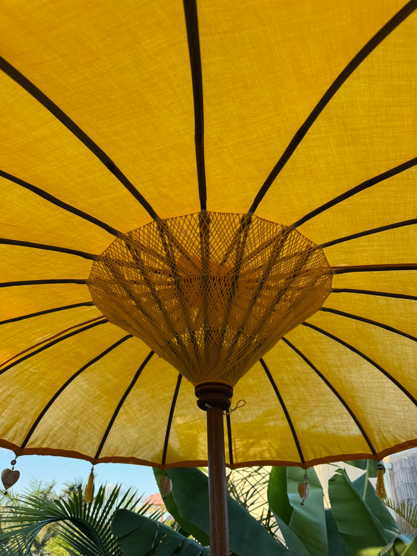 Balinese 2 meter umbrella - Carved wooden handle - Yellow
