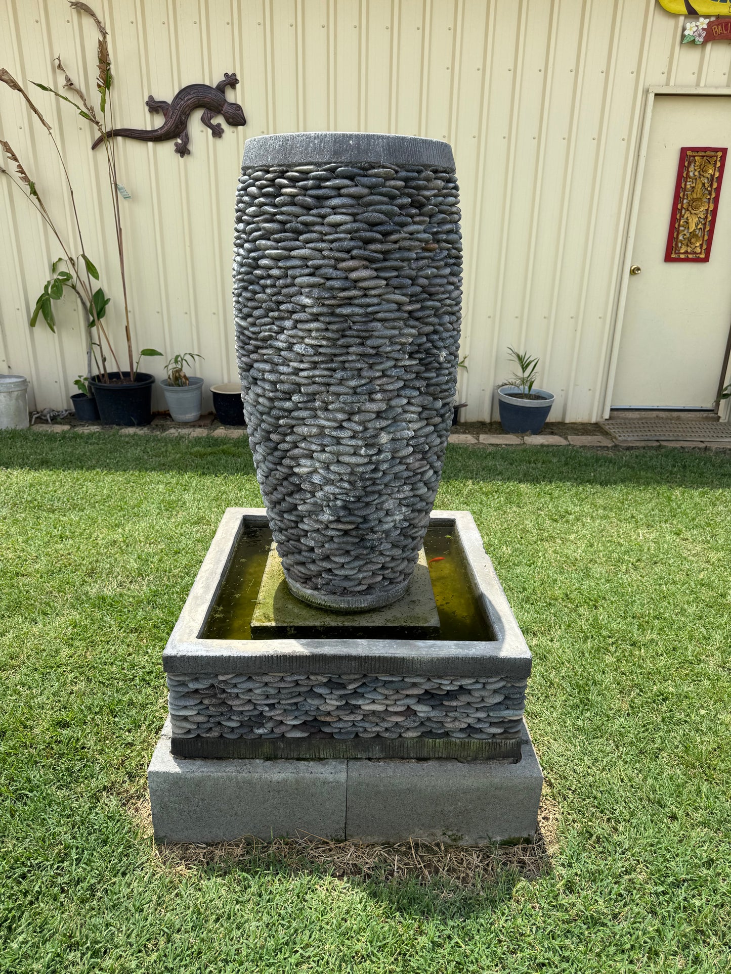 Pebble Water Fountian